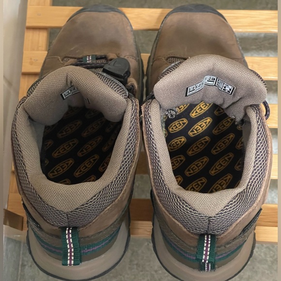 KEEN Targhee Mid Waterproof Hiking Boots - Picture 5 of 6
